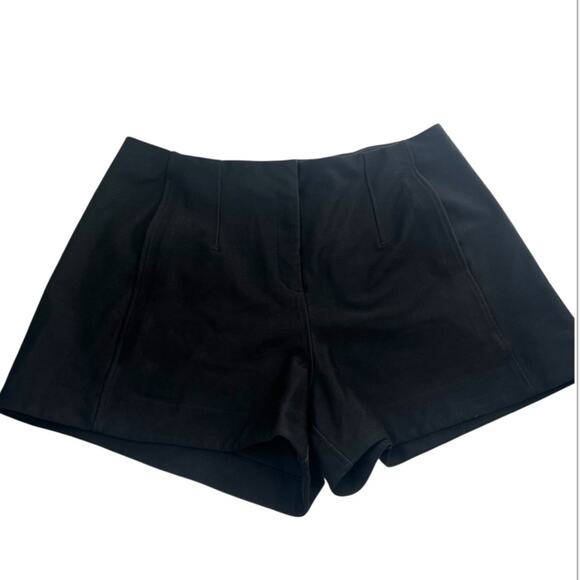 Lululemon Utilitech Relaxed Fit High Rise
Short Black Shorts Size 12 - Picture 4 of 7